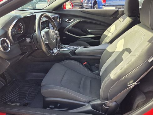 Used 2023 Chevrolet Camaro LT w/ Technology Package RWD image 12