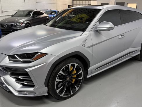 Used 2022 Lamborghini Urus AWD/4WD image 30