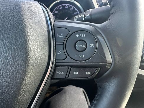 Used 2020 Toyota Camry SE w/ Carpet Mat Package FWD image 18