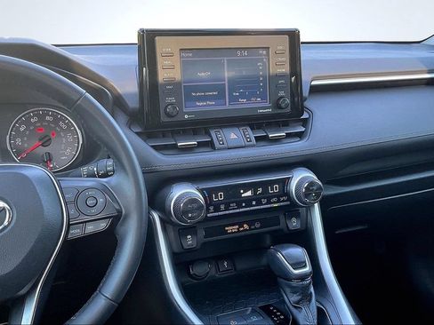 Used 2020 Toyota RAV4 XLE Premium FWD image 11