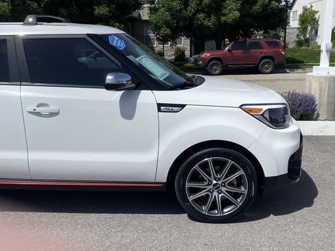 Used 2018 Kia Soul ! FWD image 8