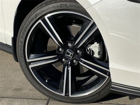 Used 2025 Honda Accord Sport image 9