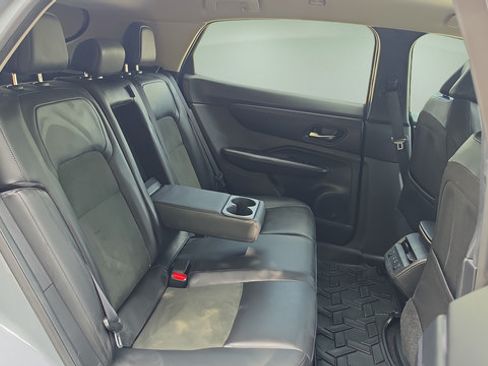 Used 2025 Nissan Ariya AWD image 29