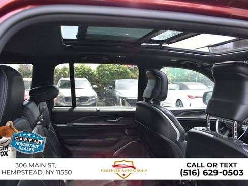 Used 2022 Jeep Grand Cherokee Overland w/ Luxury Tech Group IV AWD/4WD image 23