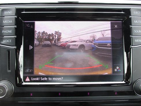 Used 2016 Volkswagen Beetle 1.8T Dune image 16