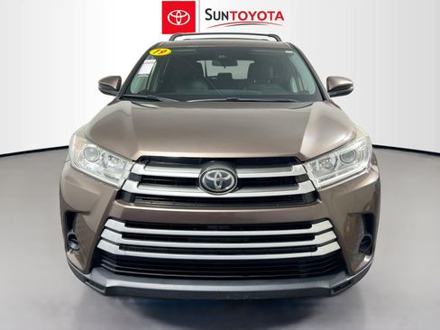 Used 2019 Toyota Highlander LE image 10