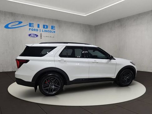 Used 2025 Ford Explorer ST AWD/4WD image 7