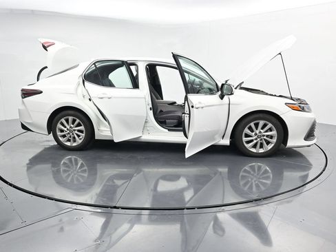 Used 2024 Toyota Camry LE FWD image 27