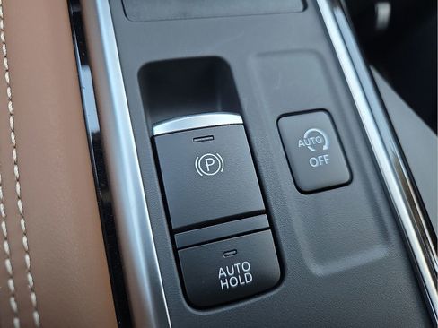 New 2026 Nissan Pathfinder Platinum AWD/4WD image 21