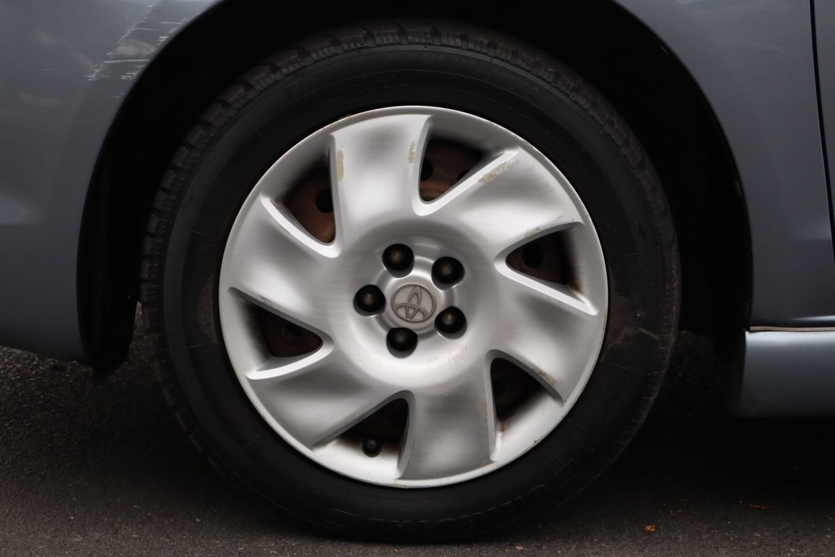 Used 2003 Toyota Matrix XR FWD image 35