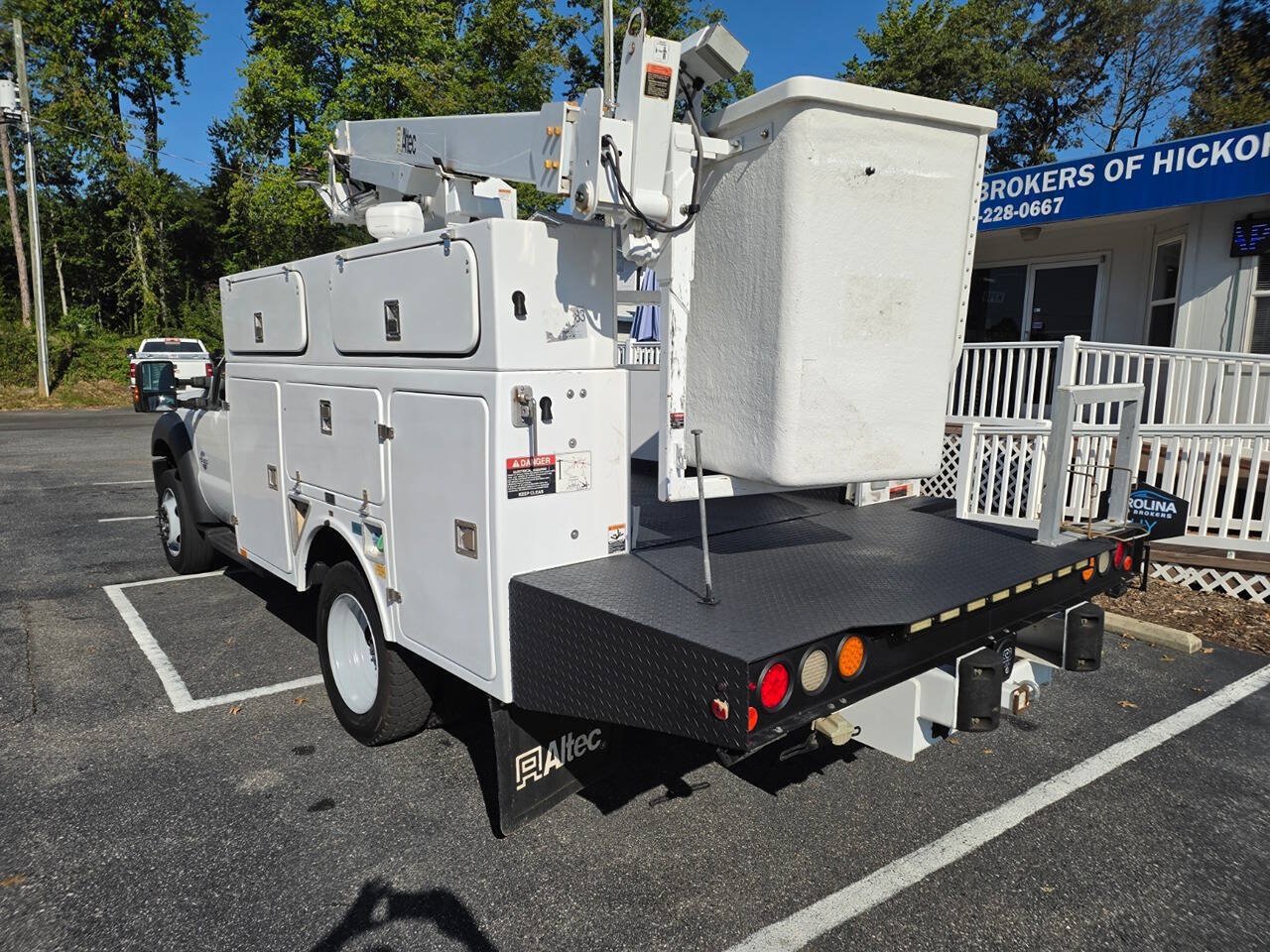 Used 2014 Ford F450 XL w/ Power Equipment Group RWD image 4
