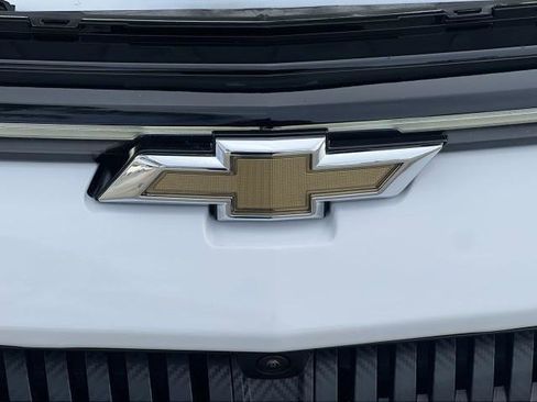 New 2026 Chevrolet Equinox EV LT FWD image 30