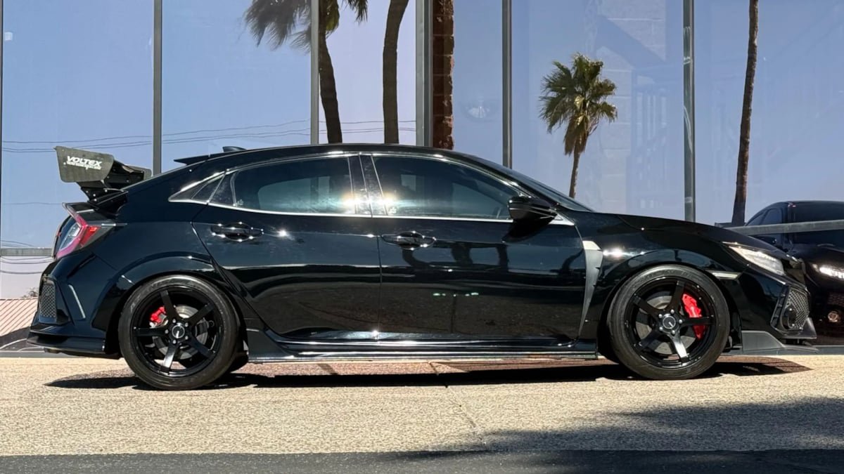 Used 2017 Honda Civic Type R image 17