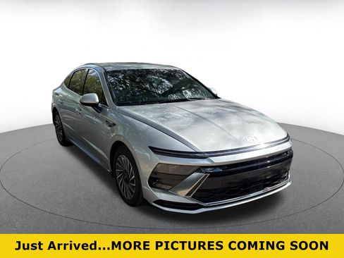 Used 2025 Hyundai Sonata SEL FWD image 1