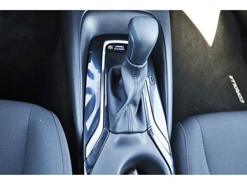 Used 2025 Toyota Corolla SE image 25