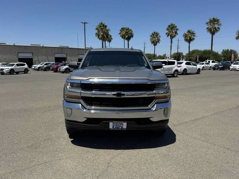 Used 2017 Chevrolet Silverado 1500 LT w/ High Desert Package AWD/4WD image 4