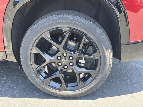 New 2026 Chevrolet Traverse RS w/ LPO, Floor Liner Package FWD image 21
