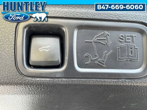 Used 2022 Lincoln Navigator Reserve AWD/4WD image 16