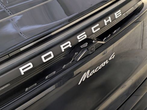 New 2026 Porsche Macan 4 Electric image 12