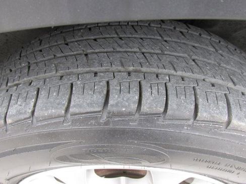 Used 2019 Hyundai Santa Fe SE image 8