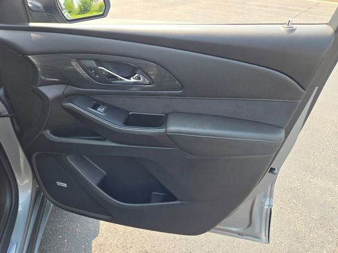 Used 2023 Chevrolet Traverse High Country image 6