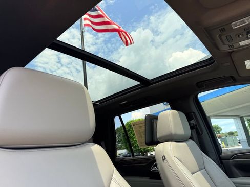 Used 2021 Chevrolet Tahoe LT w/ LT Signature Package RWD image 8