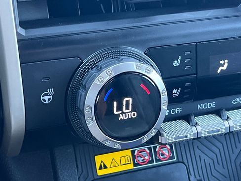 Used 2024 Toyota Tacoma Trailhunter image 29