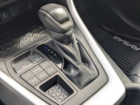 Used 2020 Toyota RAV4 XLE w/ All Weather Liner Package image 10