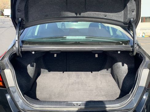 Used 2025 Nissan Altima 2.5 SV FWD image 32