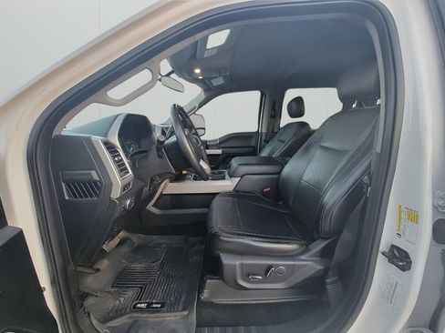 Used 2018 Ford F250 Lariat w/ Chrome Package image 12