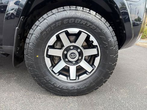 Used 2024 Toyota 4Runner TRD Off-Road Premium w/ Off Road Premium Plus Package AWD/4WD image 5