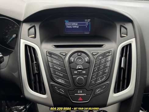 Used 2014 Ford Focus SE FWD image 19