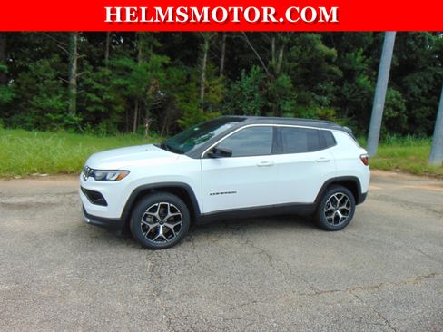 Certified 2025 Jeep Compass Limited AWD/4WD image 1