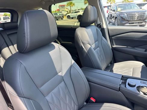 New 2026 Nissan Rogue Platinum AWD/4WD image 23