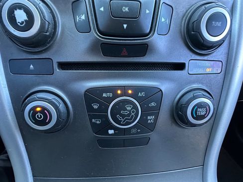 Used 2013 Ford Edge SEL FWD image 22