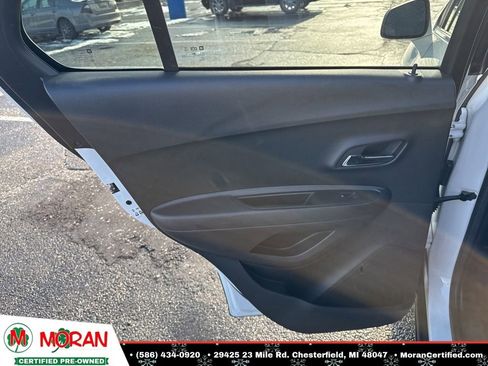 Used 2020 Chevrolet Trax LT w/ LT Convenience Package image 23