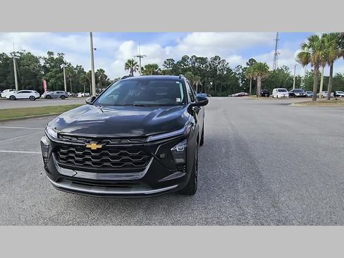 Used 2025 Chevrolet Trax LT w/ Driver Confidence Package FWD image 21