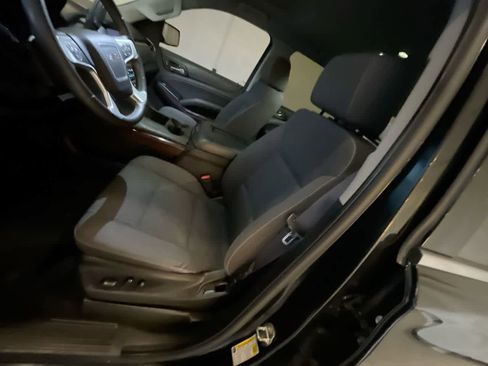 Used 2017 GMC Yukon SLE w/ SLE Value Package image 11