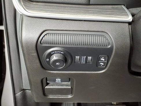 Used 2023 Jeep Wagoneer Series II AWD/4WD image 16