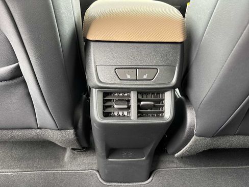New 2026 Chevrolet Equinox ACTIV w/ Convenience Package III AWD/4WD image 21