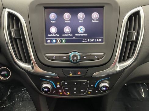 Used 2022 Chevrolet Equinox LT image 3