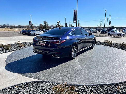 Used 2025 Lexus ES 350 Ultra Luxury w/ Accessory Package (Z1) image 3