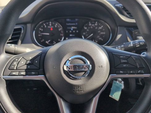Used 2022 Nissan Rogue Sport S image 17