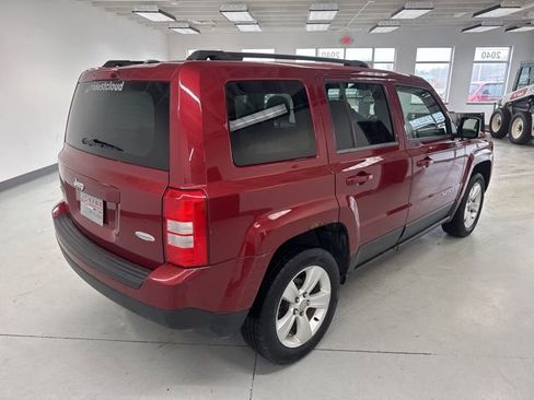 Used 2014 Jeep Patriot Latitude image 11