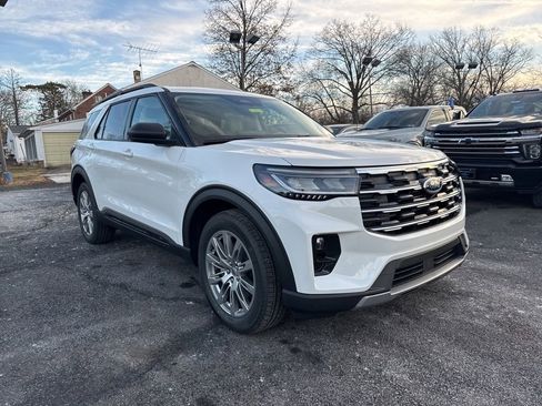 New 2026 Ford Explorer Active w/ Active Comfort Package AWD/4WD image 2