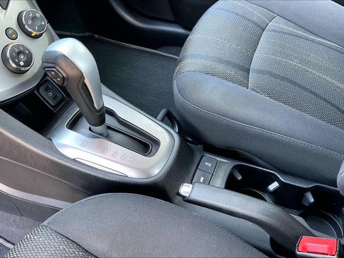 Used 2018 Chevrolet Sonic LT FWD image 16