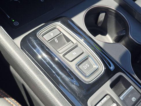 Used 2025 Honda Pilot TrailSport image 31