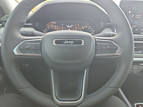 Used 2022 Jeep Compass Latitude image 17