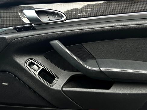 Used 2015 Porsche Panamera 4S image 25
