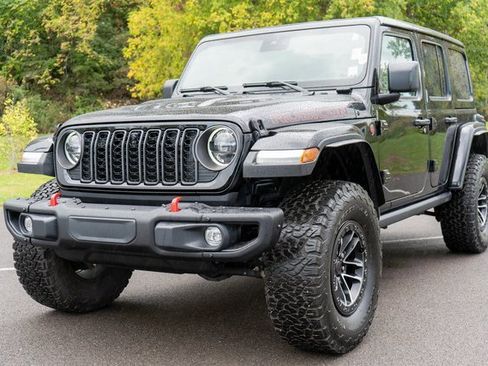 Used 2024 Jeep Wrangler Unlimited Rubicon image 2
